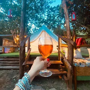 https://bell-tent-il-poderino.it-tuscanyhotel.com